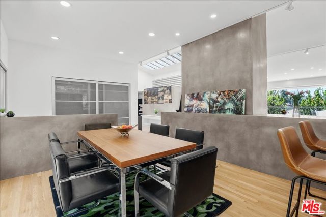 3567 Woodcliff Road, Sherman Oaks CA: https://media.crmls.org/mediaz/d5e5b5e3-1bcf-4a29-b4cb-8cd6134eb651.jpg