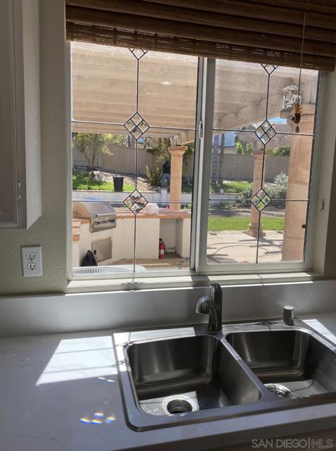 1162 Delano Court, Chula Vista CA: https://media.crmls.org/mediaz/d5e5def6-68c9-415b-9f43-a2d971bacd97.jpg