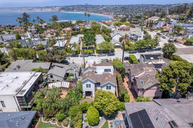 7824 Exchange Pl, La Jolla CA: https://media.crmls.org/mediaz/d5e6fda6-ed96-4062-bcc8-7415a1daaee0.jpg