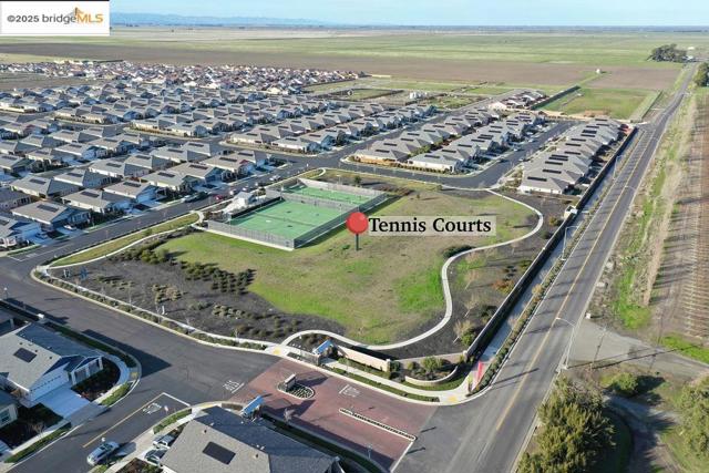 2291 Revival Lane, Rio Vista CA: https://media.crmls.org/mediaz/d5e72cb7-8091-42ab-a793-cf9158b9d76c.jpg
