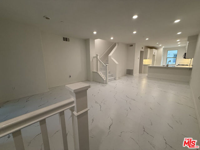 65 Plateau, Irvine CA: https://media.crmls.org/mediaz/d5e8556c-55e3-4d16-a887-520d4863d48e.jpg