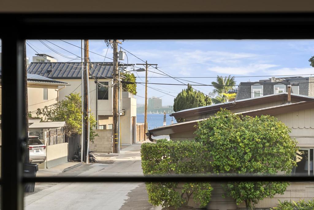 MLS #250043261SD image #17