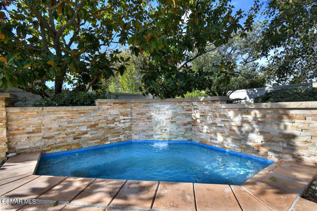 31775 Oak Ranch Court, Westlake Village CA: https://media.crmls.org/mediaz/d5e92d3f-deb9-470a-8c92-1fff5bb3cea2.jpg