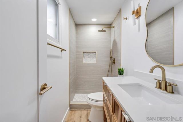 3161 Skipper St, San Diego CA: https://media.crmls.org/mediaz/d5e93326-a175-4909-bd84-1c8dfea31ac9.jpg