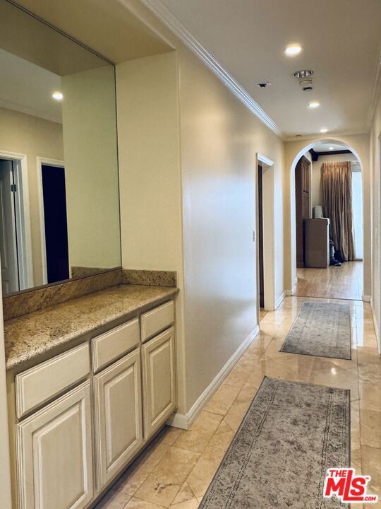 458 S Clark Drive, Beverly Hills CA: https://media.crmls.org/mediaz/d5e98585-fe66-4a6c-86b9-a746901f68ba.jpg