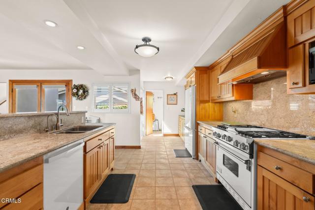 Detail Gallery Image 6 of 29 For 505 Briarwood Ter, Ventura,  CA 93001 - 3 Beds | 2 Baths