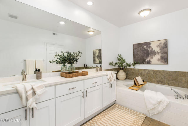 Drew Fenton | 11920 Goshen Avenue Los Angeles CA | MLS: 7420795 Drew Fenton | 11920 Goshen Avenue Los Angeles CA | MLS: 7420795