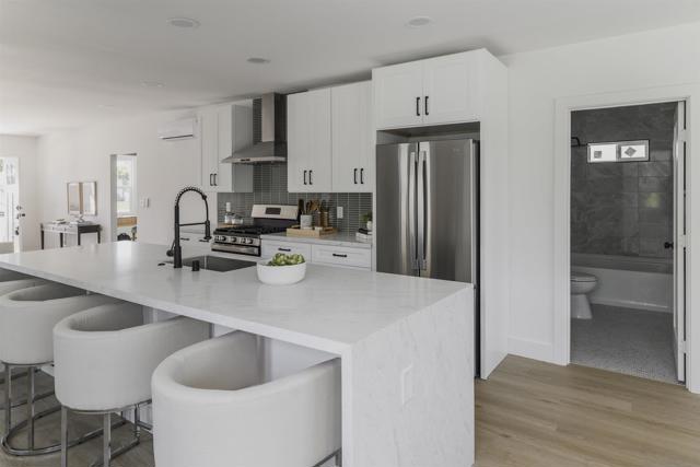 1028 30 Lincoln Ave, San Diego CA: https://media.crmls.org/mediaz/d5e9a92d-a373-4bab-985e-2996dad4daf0.jpg