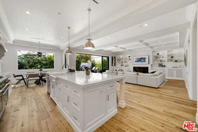 813 N Spaulding Avenue, Los Angeles CA: https://media.crmls.org/mediaz/d5e9feda-58c2-4adc-9bbe-67cfdcdb3c88.jpg