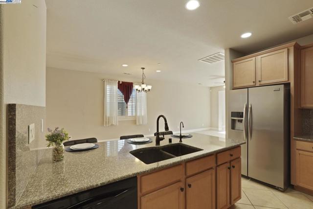 2961 Clear Point Way, Manteca CA: https://media.crmls.org/mediaz/d5ea2a9f-e4ad-4a74-838e-c9b49426a0c8.jpg
