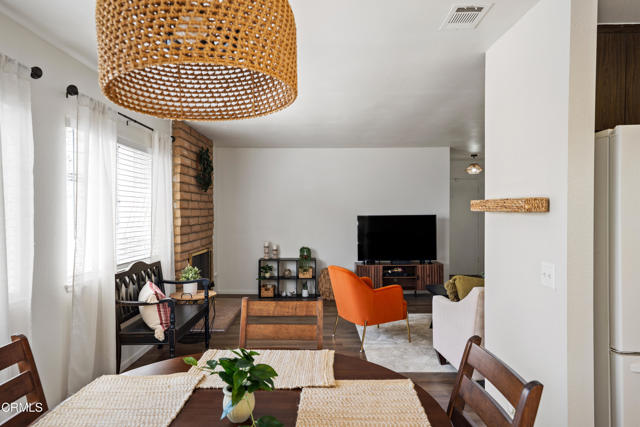 Detail Gallery Image 14 of 35 For 2020 Ironbark Dr, Oxnard,  CA 93036 - 4 Beds | 2 Baths