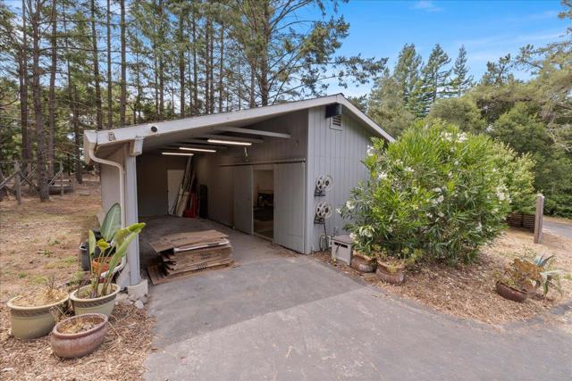 23435 Summit Road, Los Gatos CA: https://media.crmls.org/mediaz/d5eaacd8-36b1-4570-8899-007f4a7f48d0.jpg