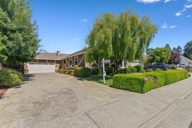 14530 De Anza Court, Morgan Hill CA: https://media.crmls.org/mediaz/d5ebbdac-71fa-4e85-8f4b-73fcb34815b3.jpg