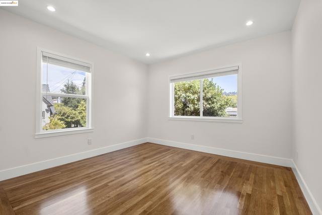 1437 Portland Ave, Albany CA: https://media.crmls.org/mediaz/d5ebde10-0053-46f5-b06e-313b6cb82a4c.jpg