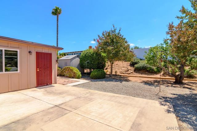 16498 Roca Dr, San Diego CA: https://media.crmls.org/mediaz/d5ecbb32-7522-4593-ad06-d8a63d5df73d.jpg