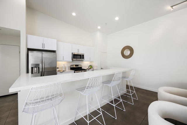 970 Oceo S Circle, Palm Springs CA: https://media.crmls.org/mediaz/d5ed8d58-72b9-42c4-89ac-0b75ef0079f5.jpg
