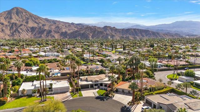 75765 Osage Trail, Indian Wells CA: https://media.crmls.org/mediaz/d5ee0cf0-ae12-485c-9120-402b8f8fc4ab.jpg
