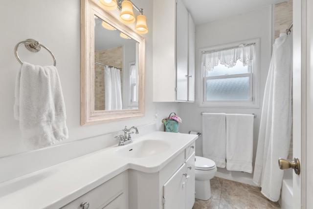 525 Laverne Avenue, Aptos CA: https://media.crmls.org/mediaz/d5ee2318-e93e-4468-afa8-6517d8684921.jpg