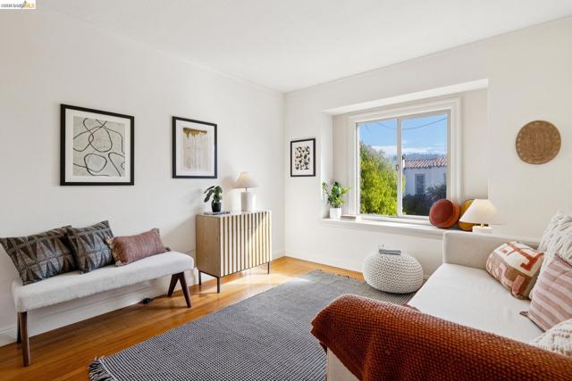 1136 Marin Ave, Albany CA: https://media.crmls.org/mediaz/d5eed9f9-e118-4081-8c32-e31b0cfa7fc2.jpg