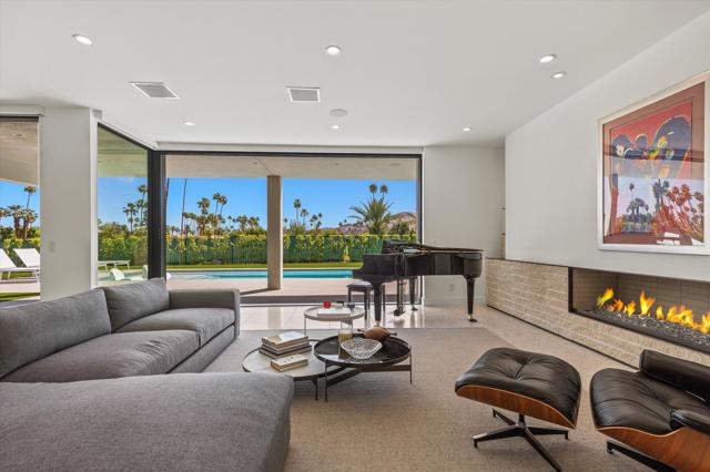 2290 S Yosemite Drive, Palm Springs CA: https://media.crmls.org/mediaz/d5ef630b-1c9d-4387-8ce3-afb86011779e.jpg