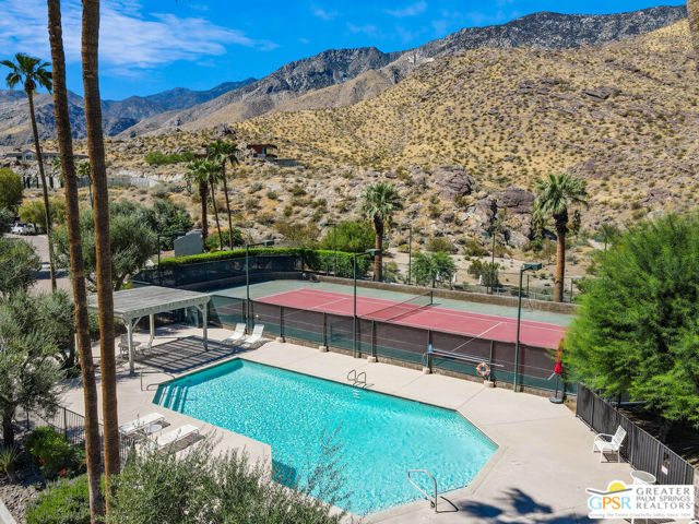 120 E Perlita Circle, Palm Springs, CA 92264