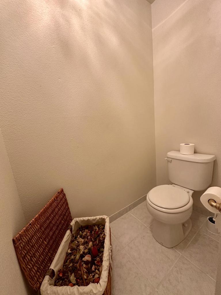 https://media.crmls.org/mediaz/d5f114f3-c451-496e-9b8c-343357297c5c.jpg?preset=X-Large