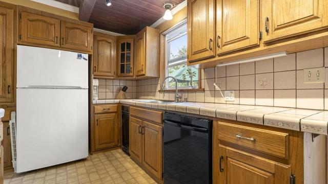 848 Kenneth Avenue, Campbell CA: https://media.crmls.org/mediaz/d5f17f90-fa0a-4817-a719-3304832254c5.jpg