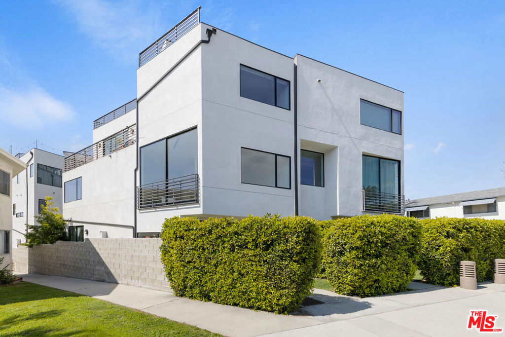 1411 Roca Lane
