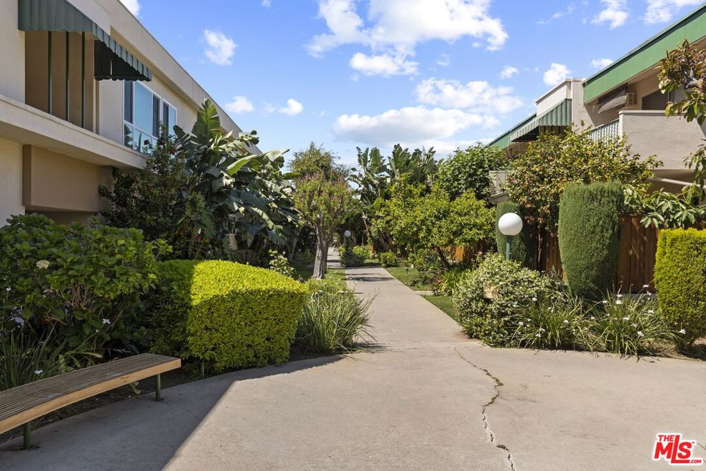 3200 S Sepulveda Boulevard #J22