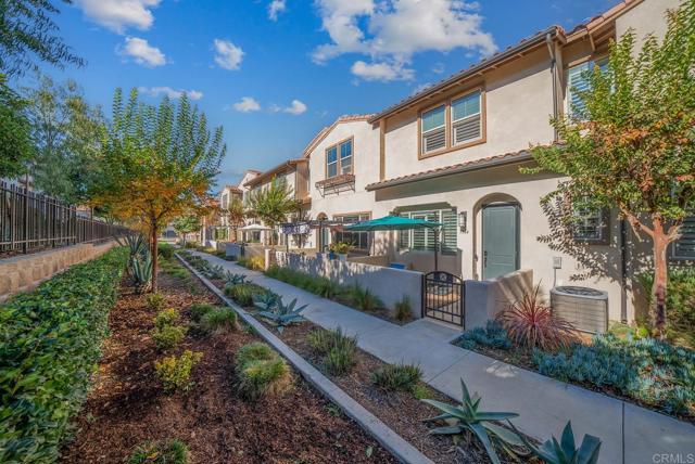 Detail Gallery Image 43 of 55 For 7544 Canyon Dr #403,  Santee,  CA 92071 - 3 Beds | 2/1 Baths