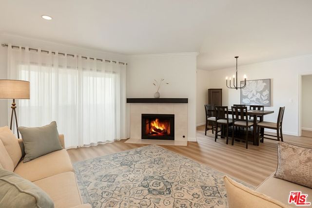 828 S Bedford Street, Los Angeles CA: https://media.crmls.org/mediaz/d5f42ffa-3a1b-41c5-b97a-ae8830d217e6.jpg