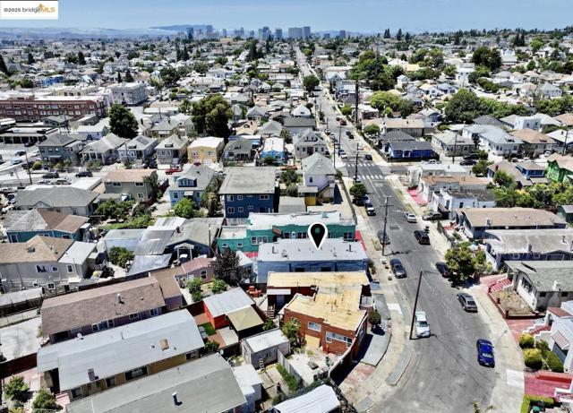 2775 E 21St St, Oakland CA: https://media.crmls.org/mediaz/d5f4d2a8-da8c-4987-9df5-678ee7216c80.jpg