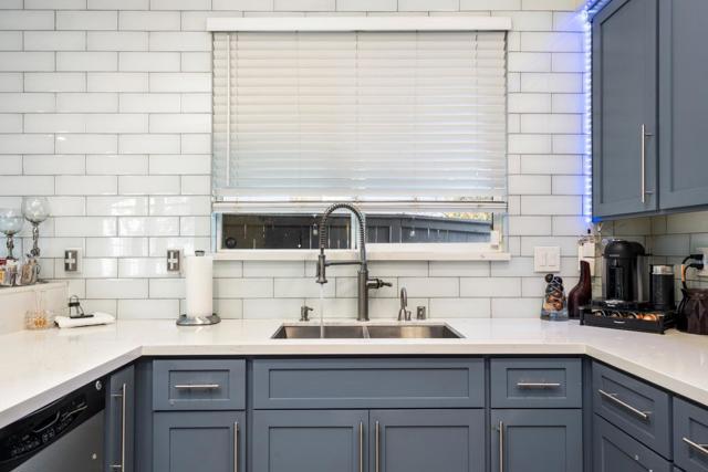 2372 Donner Pass Avenue, Sacramento CA: https://media.crmls.org/mediaz/d5f512d9-0ac3-400f-8760-00894fb4e241.jpg