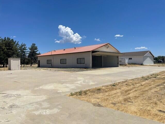 49275 Flightline Way, Aguanga CA: https://media.crmls.org/mediaz/d5f520e8-0eaa-4fd7-bfab-c30deda5d5e9.jpg
