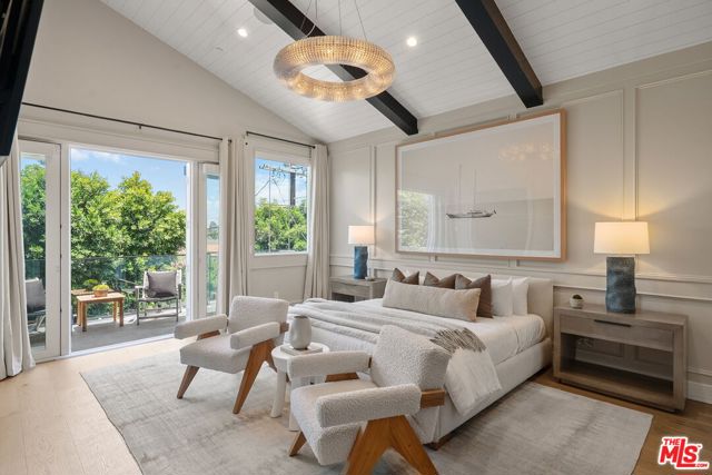 18057 Valley Vista Boulevard, Encino CA: https://media.crmls.org/mediaz/d5f56a13-1ab0-4137-b43b-f0922a0e5790.jpg