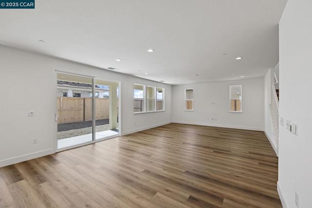 8121 Vessel Way, Sacramento CA: https://media.crmls.org/mediaz/d5f5e76d-810c-45c1-ad33-3a633daa07b8.jpg