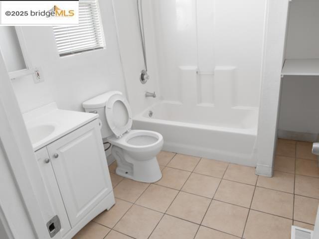 https://media.crmls.org/mediaz/d5f61556-152b-46f2-8da4-07a87bdacaba.jpg?preset=X-Large