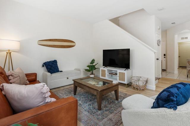 646 Sumner Way, Oceanside CA: https://media.crmls.org/mediaz/d5f6fb24-2128-4c61-b75a-b3737142ca03.jpg