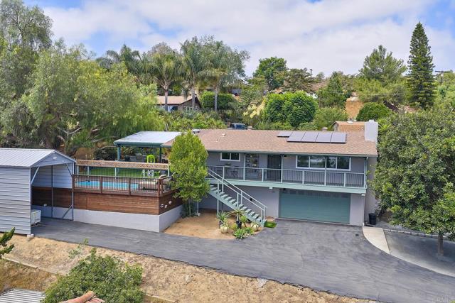 2615 Ginger Way, Escondido CA: https://media.crmls.org/mediaz/d5f6fb9b-6d71-4121-b773-1b2efc169e39.jpg