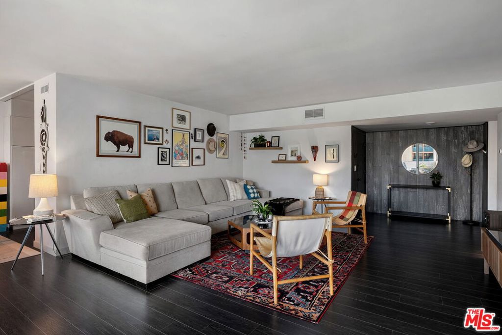 7309 Franklin Avenue #405
