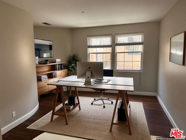 19 Imperial Aisle, Irvine CA: https://media.crmls.org/mediaz/d5f7fa6b-8ecb-4af9-99af-d8876ee0612a.jpg