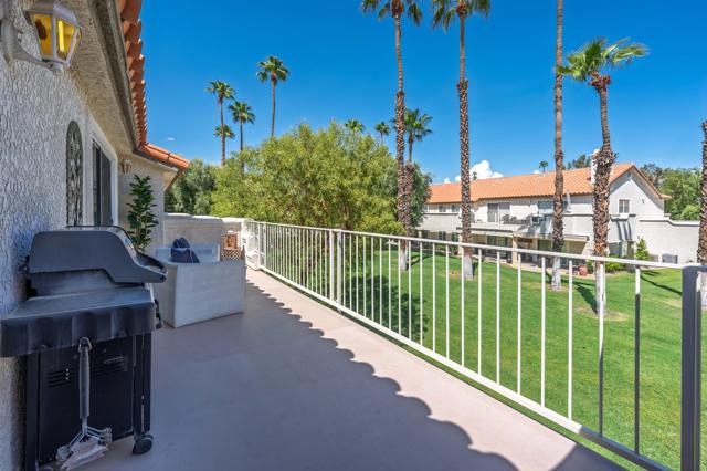 752 Vista Lago Drive N, Palm Desert, CA 92211