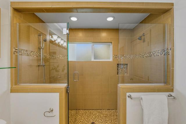 2315 Cheshire Way, Redwood City CA: https://media.crmls.org/mediaz/d5f84b51-5939-45d2-87ca-fe4a09ee805d.jpg