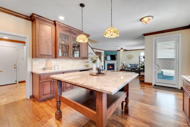 2369 S Creekside Drive, Los Banos CA: https://media.crmls.org/mediaz/d5f91381-9d7c-4890-9a91-fc71d0cb2da8.jpg