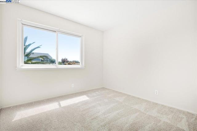 4848 Nadine Ct, Union City CA: https://media.crmls.org/mediaz/d5f91517-f6b3-4c0f-be79-5382b4839c61.jpg