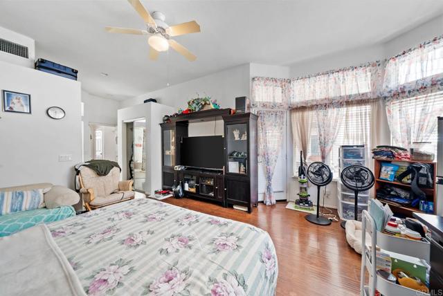 Detail Gallery Image 16 of 34 For 1999 Pecan Tree St, Hemet,  CA 92545 - 4 Beds | 2/1 Baths