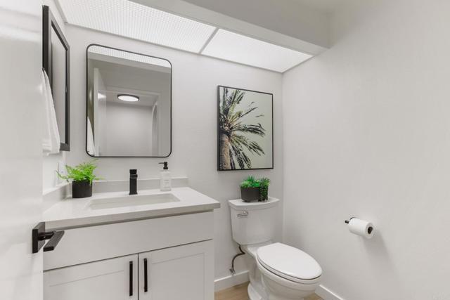 3160 Calle Viento, Carlsbad CA: https://media.crmls.org/mediaz/d5faa167-f447-4f80-b856-a0faa5bc9fa3.jpg
