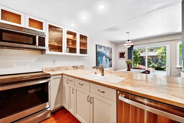 1757 30th Avenue, Santa Cruz CA: https://media.crmls.org/mediaz/d5fab64f-5eb1-42d1-8a08-ade2147a8837.jpg