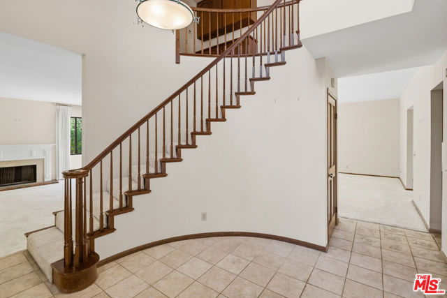 5722 Hempstead Drive photo 5