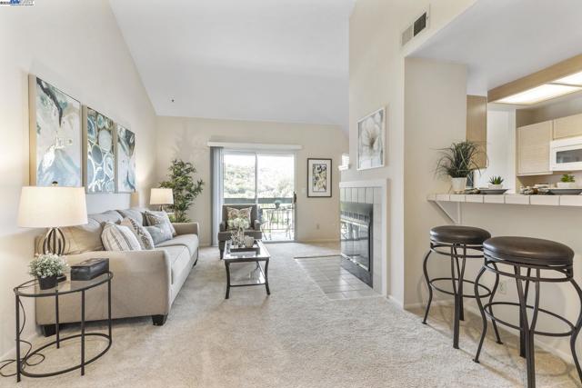 7710 Canyon Meadow Cir, Pleasanton CA: https://media.crmls.org/mediaz/d5fc570c-87a0-45ac-8160-b86d87ec6ad9.jpg